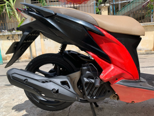 ម៉ូតូលក់​