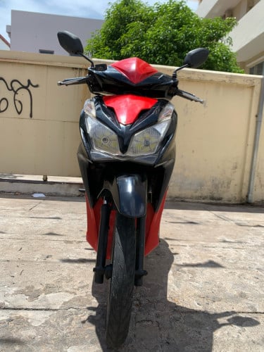 ម៉ូតូលក់​
