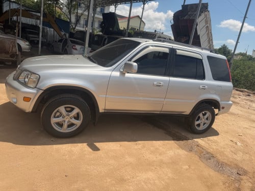 ឡាន​លក់​ធានា​ឡាន​ថ្មី​