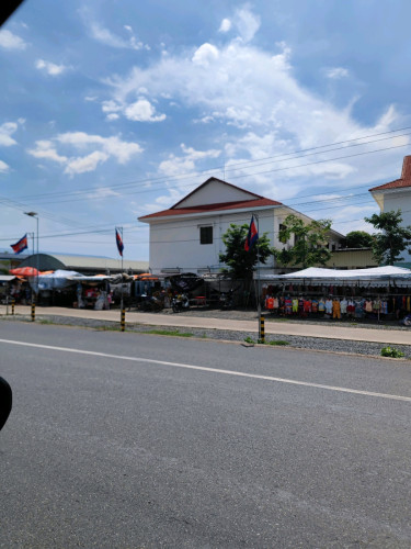 ដីលក់ទីតាំងមានសក្តានុពលខ្លាំង (ប្លង់រឹង)