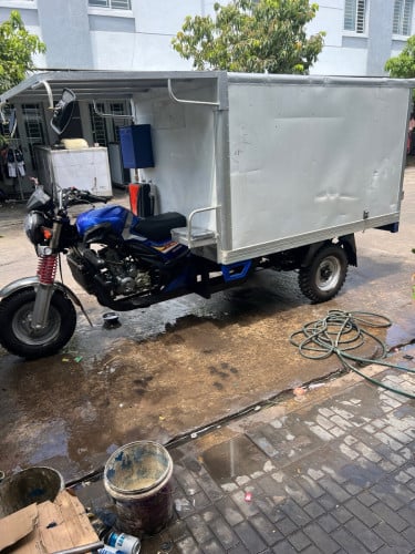 កងបីលក់នៅស្អាត