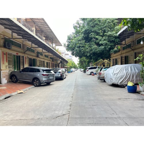 ផ្ទះលក់ ទីតាំងក្នុងបុរី លឹមឈាងហោ (ចំការដូង)