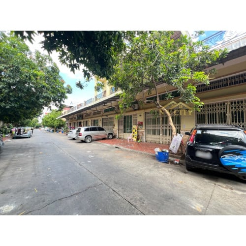 ផ្ទះលក់ ទីតាំងក្នុងបុរី លឹមឈាងហោ (ចំការដូង)