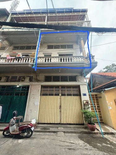 ផ្ទះលក់នៅក្រោយវាំង