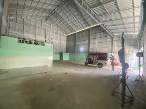 ឃ្លាំងជួល នៅក្រាំងធ្នង់