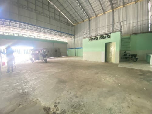 ឃ្លាំងជួល នៅក្រាំងធ្នង់