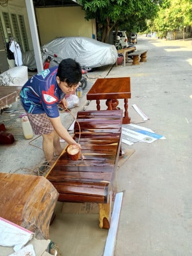 មានទទួលខាត់បាញ់ថ្នាំនឹងដេគ័រឈេីប្រណិត