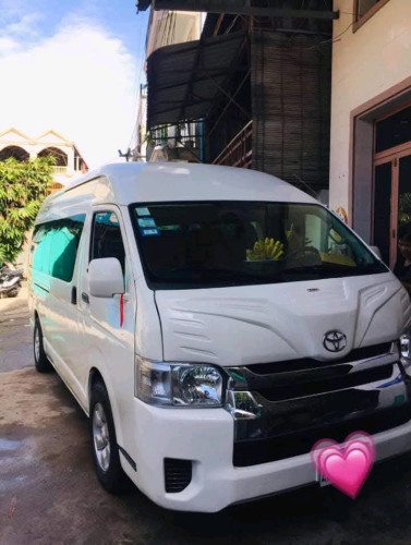 មានរថយន្តទេសចរណ៍សំរាប់ជួល