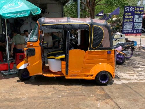 កង់បីលក់018.ខែ9ស្លាកលេខភ្នំពេញ
