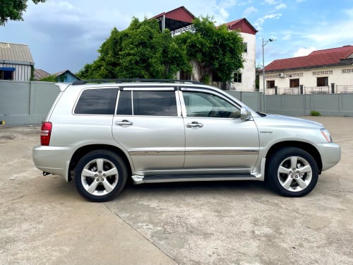 ឡានលក់ឆ្នាំ03V6limited fullពេញប៉ុងពីរ