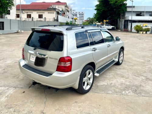 ឡានលក់ឆ្នាំ03V6limited fullពេញប៉ុងពីរ