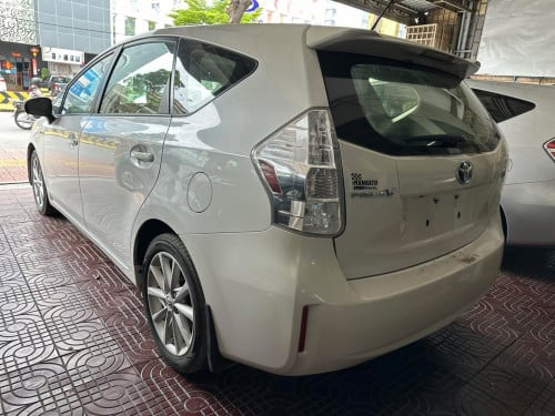 មេឡានហ្សុិនមូល 2012” Prius V Full option 5 សកាំមៃក្នុងប្រផេះ អេតាមេឡានធានា