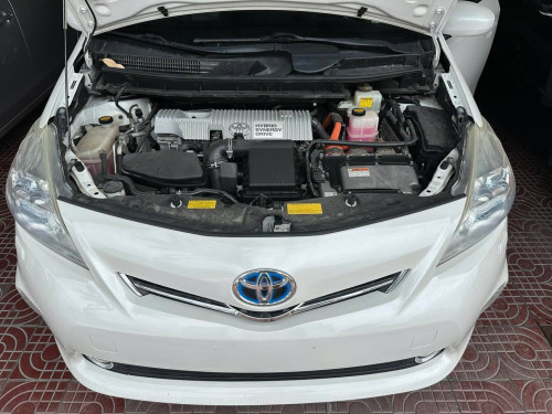មេឡានហ្សុិនមូល 2012” Prius V Full option 5 សកាំមៃក្នុងប្រផេះ អេតាមេឡានធានា