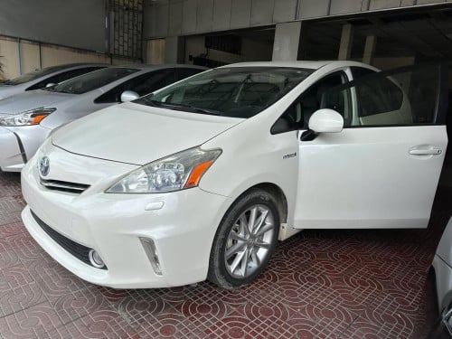 មេឡានហ្សុិនមូល 2012” Prius V Full option 5 សកាំមៃក្នុងប្រផេះ អេតាមេឡានធានា