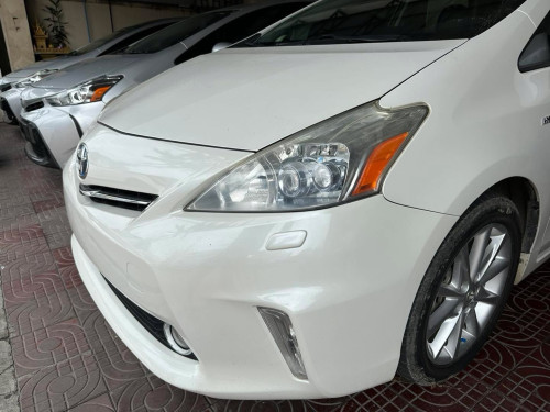 មេឡានហ្សុិនមូល 2012” Prius V Full option 5 សកាំមៃក្នុងប្រផេះ អេតាមេឡានធានា