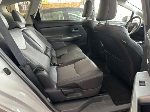 មេឡានហ្សុិនមូល 2012” Prius V Full option 5 សកាំមៃក្នុងប្រផេះ អេតាមេឡានធានា