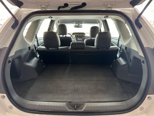 មេឡានហ្សុិនមូល 2012” Prius V Full option 5 សកាំមៃក្នុងប្រផេះ អេតាមេឡានធានា