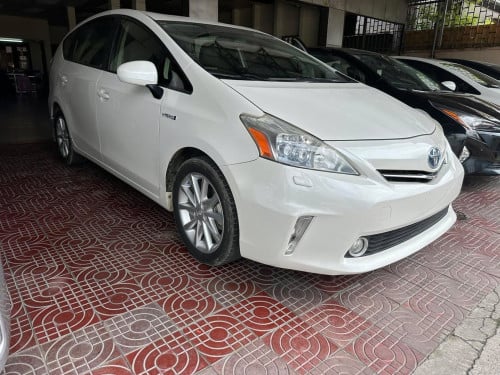 មេឡានហ្សុិនមូល 2012” Prius V Full option 5 សកាំមៃក្នុងប្រផេះ អេតាមេឡានធានា