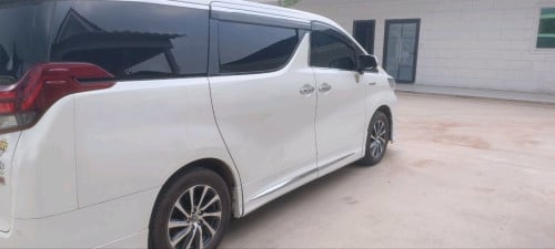 ឡានលក់ម្ចាស់ដើមថ្មីណាស់ទើបនឹងប្រើ 2015 hybrid