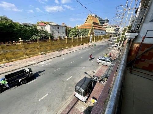 ផ្ទះជួលជាន់ទី1 250$ ក្បែរវាំង ម្ចាស់ផ្ទាល់