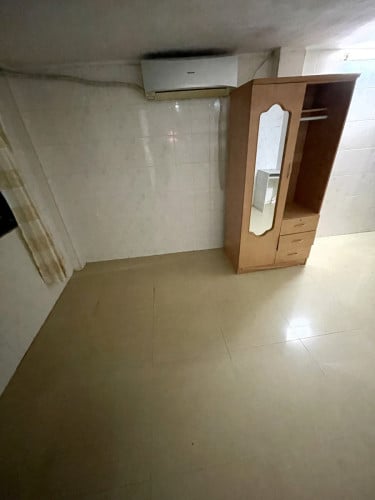 ផ្ទះជួលជាន់ទី1 250$ ក្បែរវាំង ម្ចាស់ផ្ទាល់