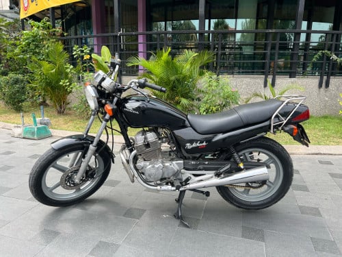 ណៃ ហត់ 250cc