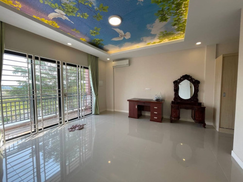 វីឡាកូនកាត់សម្រាប់ជួល នៅបុរី ARATA