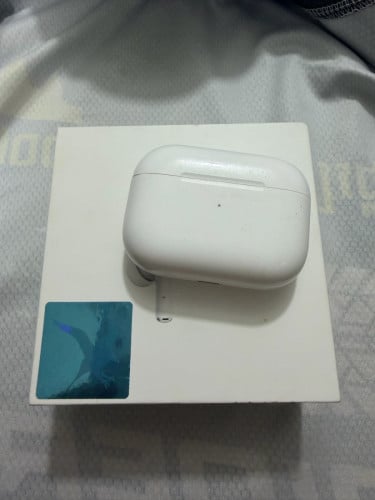 ប្រអប់កាស់ aripods pro2