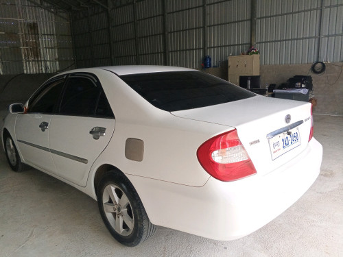 ឡានលក់ Camry 2003 le