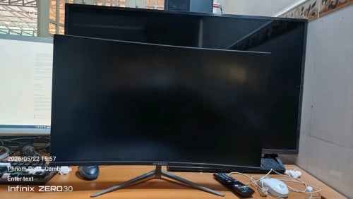 ចង់លក់ម៉ូនីទ័រ Hyundai 27 inch 75hz