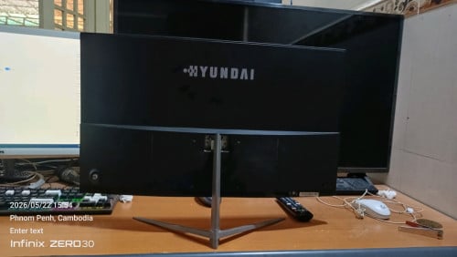 ចង់លក់ម៉ូនីទ័រ Hyundai 27 inch 75hz