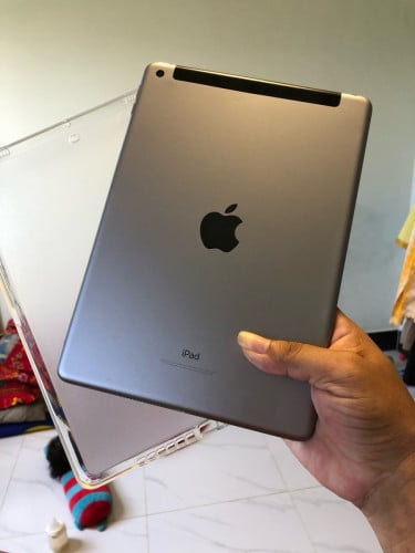 លក់iPad 6th(gannragtion) សាណុំសុីន ស្កេន Sim+Wi-Fi ស្អាត98%