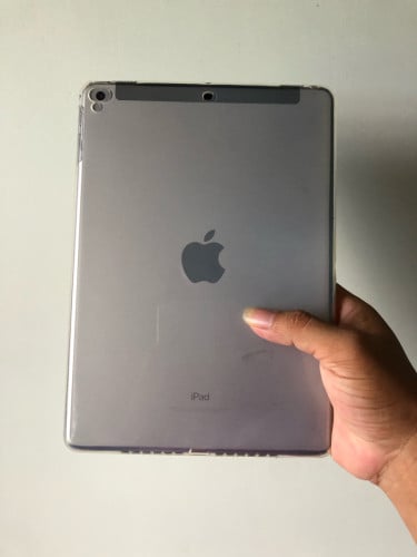 លក់iPad 6th(gannragtion) សាណុំសុីន ស្កេន Sim+Wi-Fi ស្អាត98%