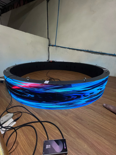 ជាង ទូច ទទួលធ្វើ Led Screen