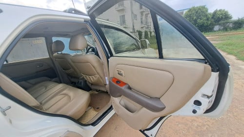ដំណឹងលក់ឡានស្អាត Lexus RX300ឆ្នាំ2002 ពណ៍សរកាំម៉ៃ