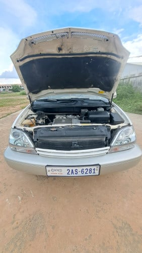 ដំណឹងលក់ឡានស្អាត Lexus RX300ឆ្នាំ2002 ពណ៍សរកាំម៉ៃ