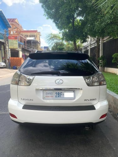 ឡានលក់​ ម្ចាស់ប្រេីផ្ទាល់​ Lexus RX330, 2004 ,Half Full ប៉ុង១ ពណ៌ស