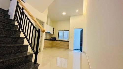 វីឡា LV ប៉េងហួតបឹងស្នោរលក់បន្ទាន់ $120,000​ ប្លង់រឹង