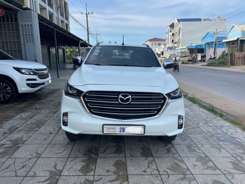 ទឹកថ្នាំហ្ស៊ីនមួយជុំ ឡាននៅថ្មីខ្លាំង Mazda BT50 full ស្មាតឃី ដេរបញ្ឆេះពីចម្ង៉ាយបាន