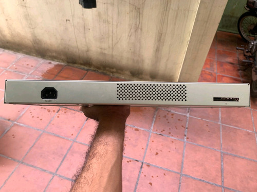 លក់ធូរៗ Mikrotik RouterBoard 1000