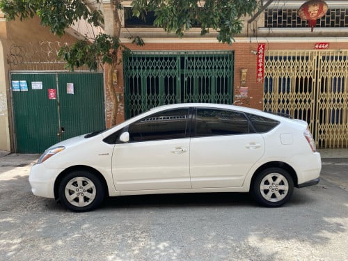 ឡានលក់ Prius 06 h full ឡានថ្មីថ្នាំស៊ីនម៉ាជំ