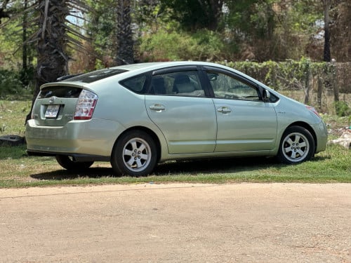លក់ប្រញាប់លុយ  Prius 07 full no map