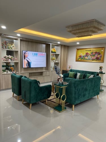 ផ្ទះវីឡាឃ្វីនកែង សម្រាប់លក់ បន្ទាន់ខ្លាំង