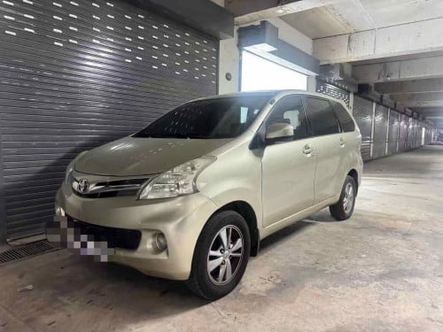 អ្នកជិះចង់លក់ Toyota Avanza 2015