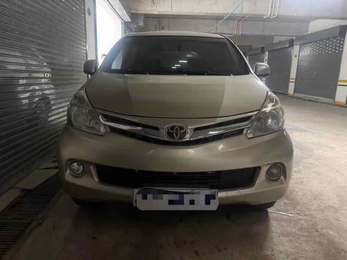 អ្នកជិះចង់លក់ Toyota Avanza 2015