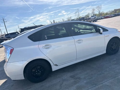 មកដល់ឆាប់ៗ Toyota Prius 015 option 2 តម្លៃល្អខ្លាំង