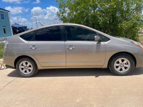 ឡានលក់បន្ទាន់ Toyota Prius 2008