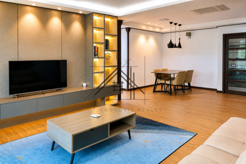 🏢 3 Bedroom Condo For Rent in De Castle Royal, BKK1 - Phnom Penh