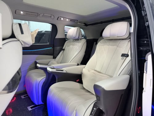 2025 DENZA D9 សាំង អគ្គិសនី Full Option