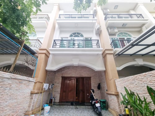 4 Bedroom Modern House 𝐅𝐨𝐫 𝐑𝐞𝐧𝐭 in Borey Bassac Garden City, Phnom Penh